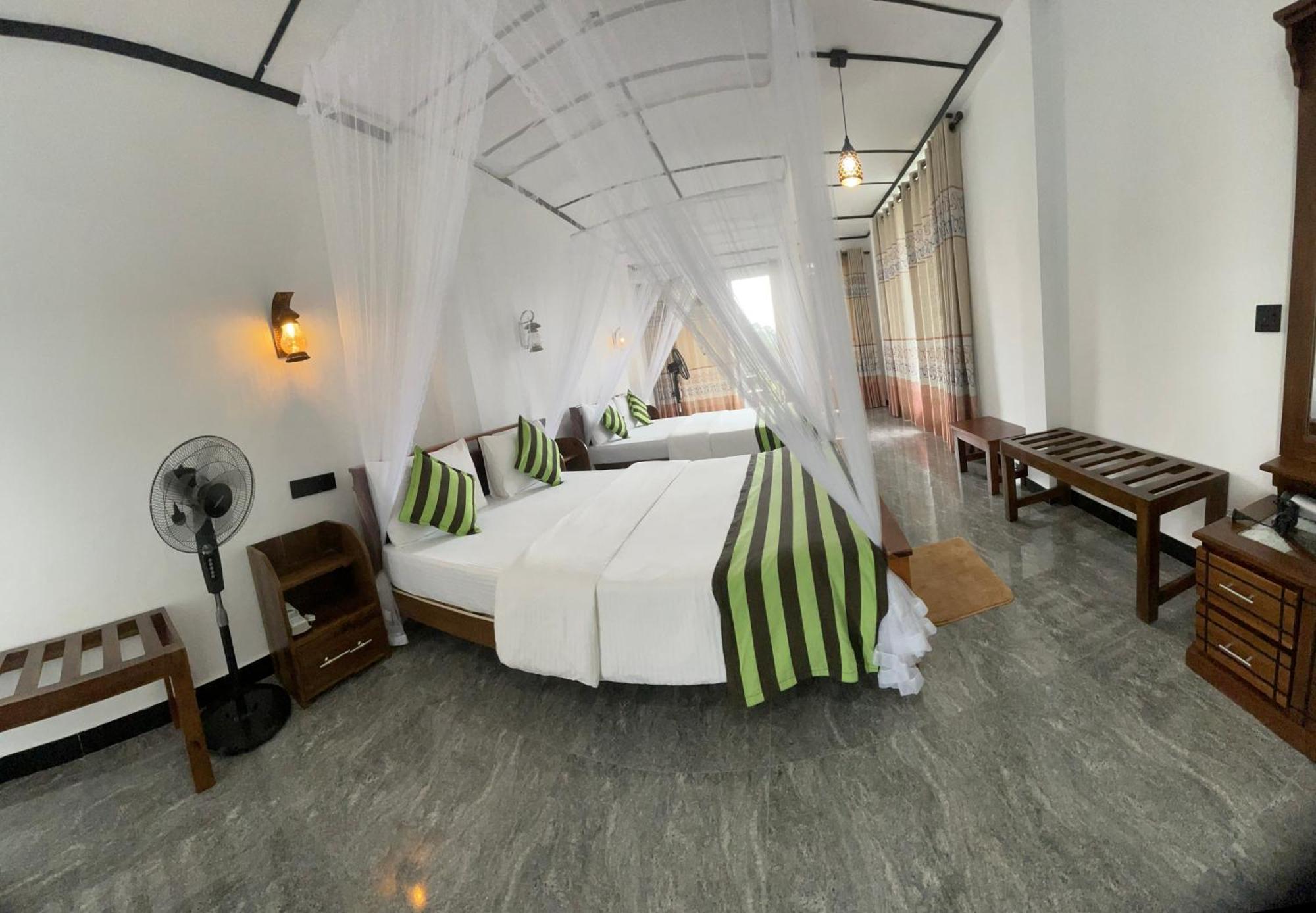 Little Paradise Homestay เอลลา ภายนอก รูปภาพ